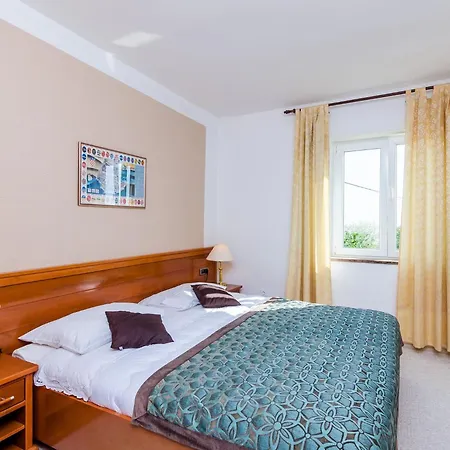 Nicol - Two-bedroom With Terrace And Sea View Apartment *